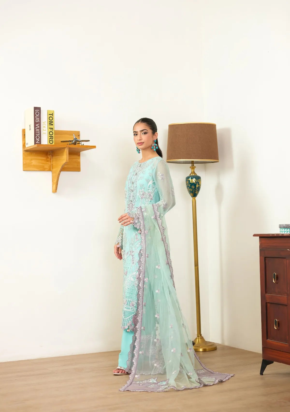 WFE-08  FROSTED AZURE